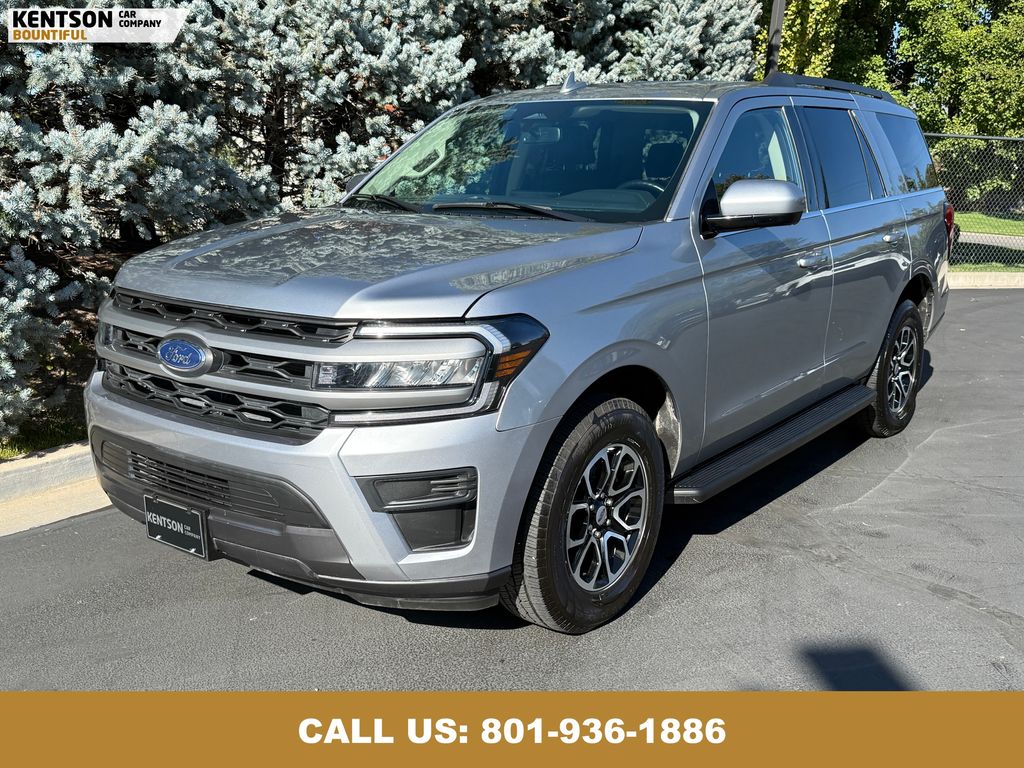 2024 Ford Expedition XLT photo 3