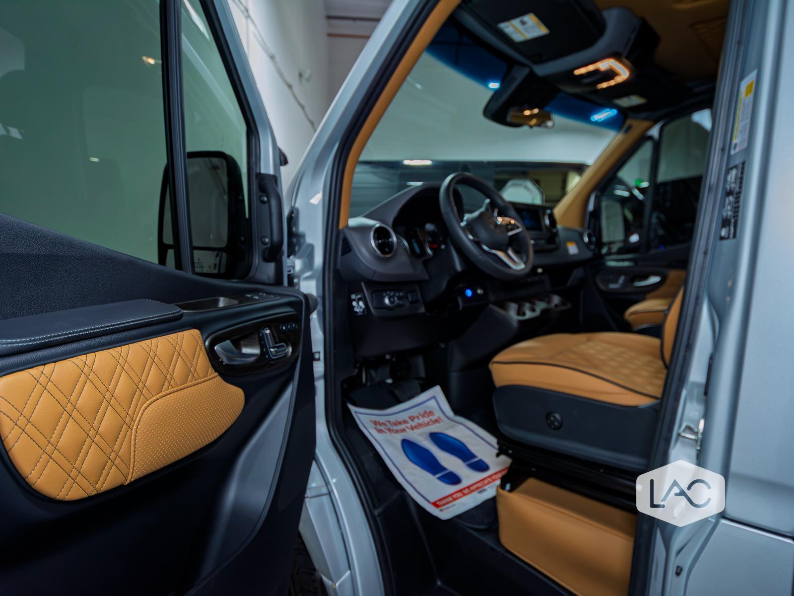 2023 Mercedes Benz Sprinter 3500 photo 15