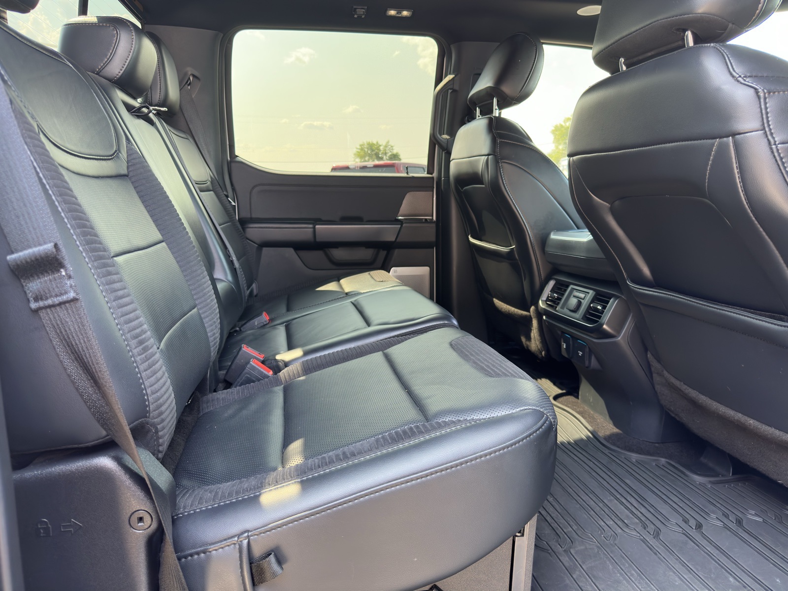 2022 Ford F-150 Raptor photo 9