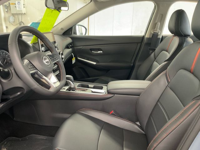2025 Nissan Sentra SR photo 9