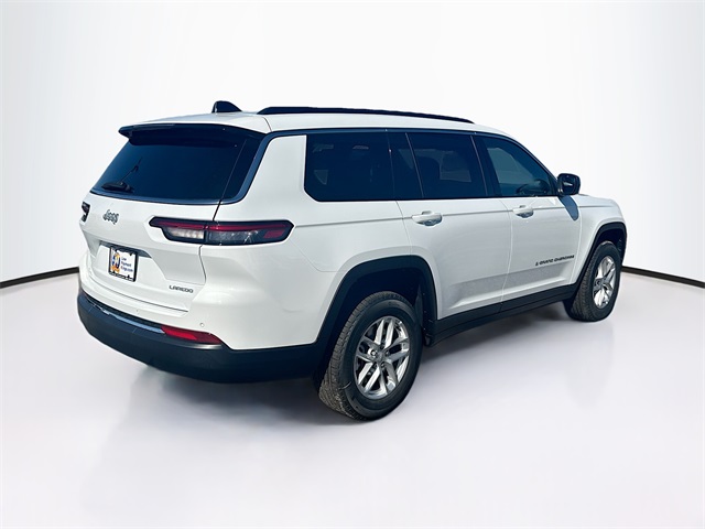 2025 Jeep Grand Cherokee Laredo photo 4