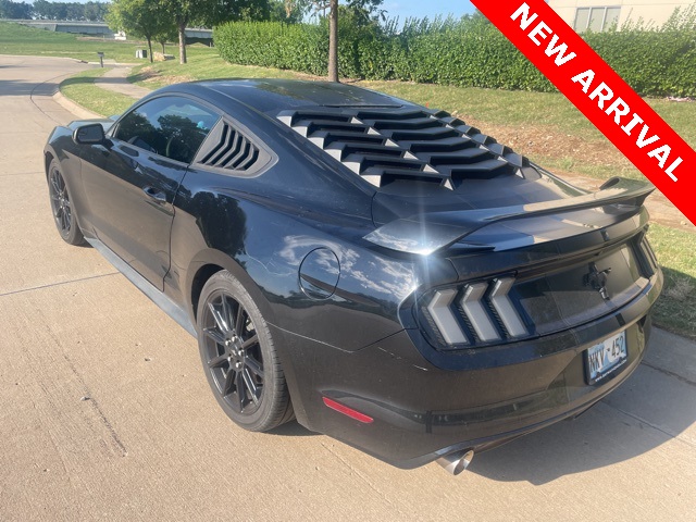 2017 Ford Mustang V6 photo 5