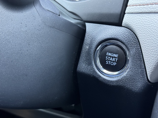2020 Toyota RAV4 XLE Premium photo 19