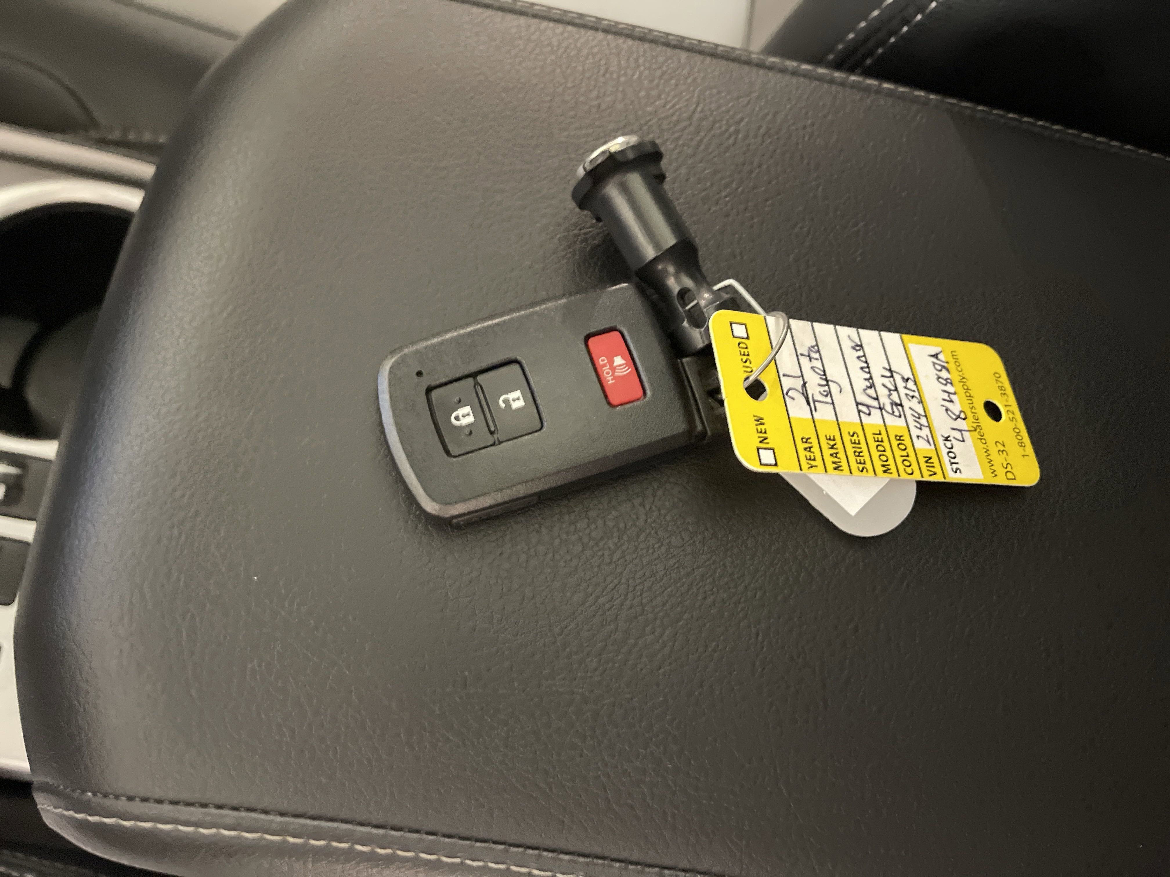 2021 Toyota 4Runner SR5 Premium photo 23