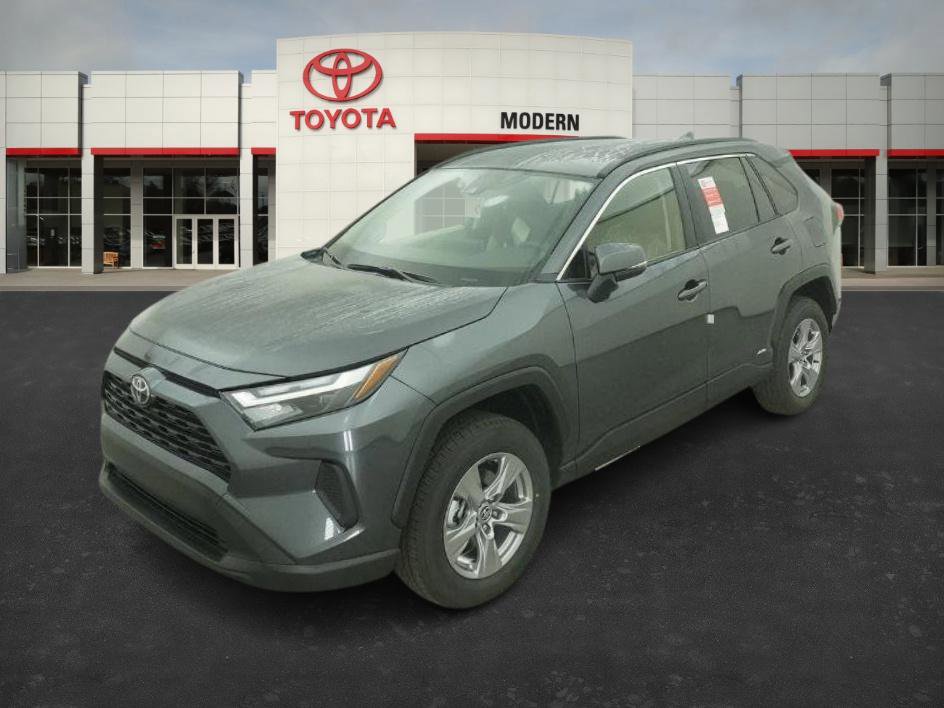 2025 Toyota RAV4 XLE's photo