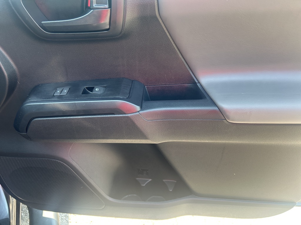 2023 Toyota Tacoma TRD Off-Road photo 19