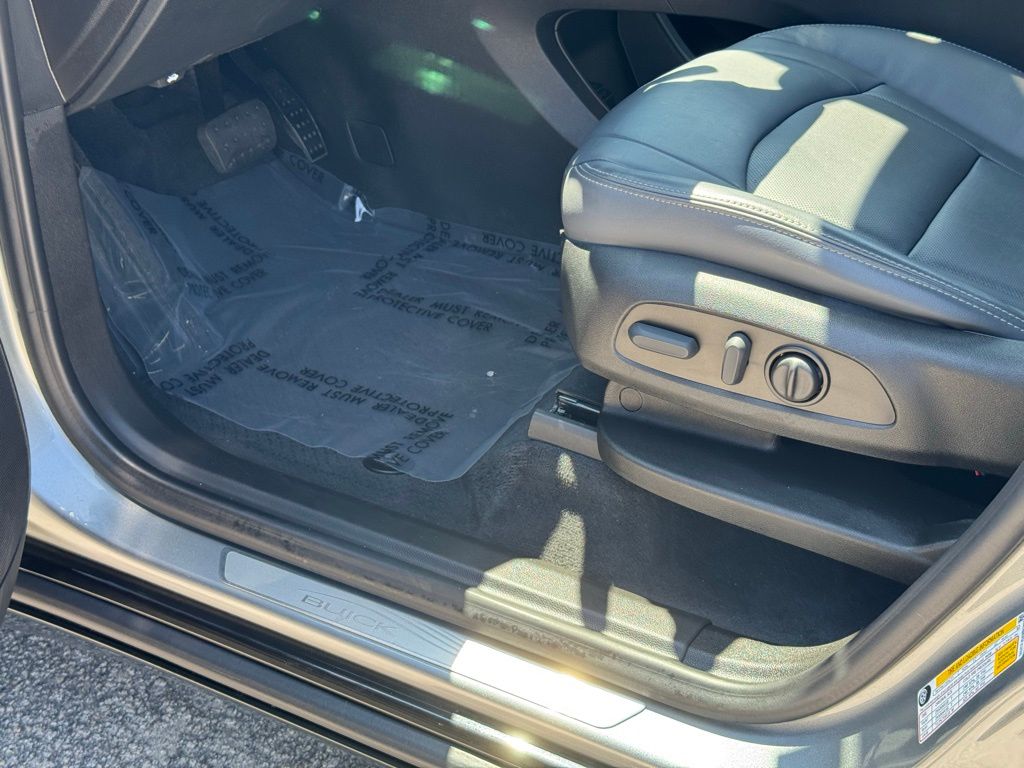 2023 Buick Enclave Essence photo 21