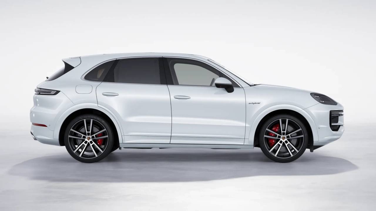 2026 Porsche Cayenne S E-Hybrid photo 7