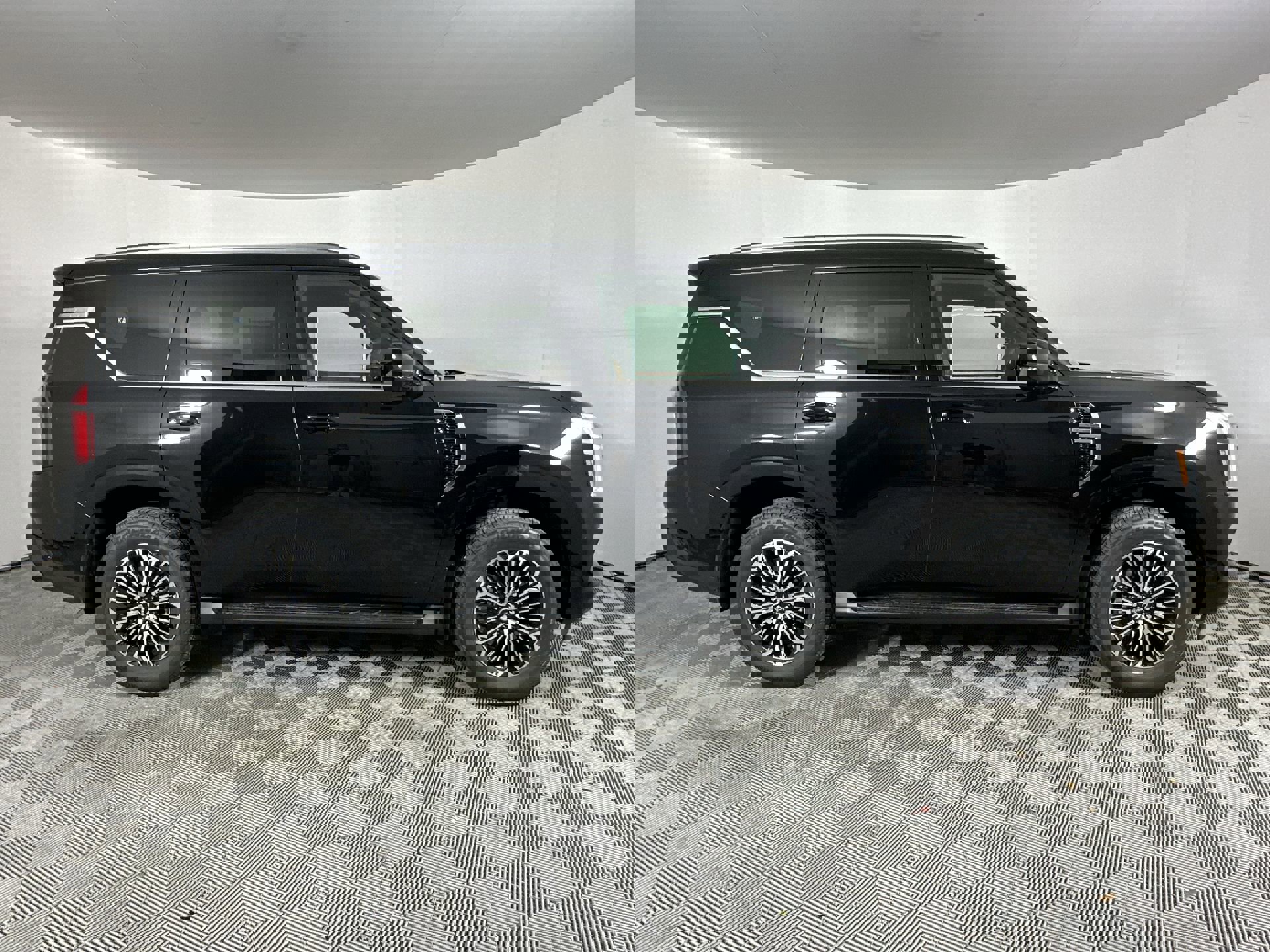 2025 Nissan Armada SL photo 9