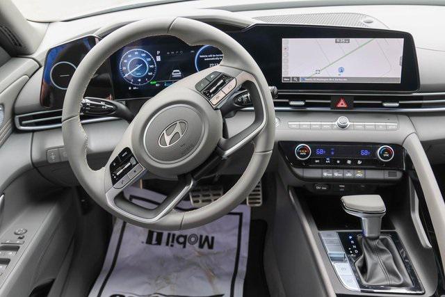 New 2025 White Hyundai SEL Sport image 12