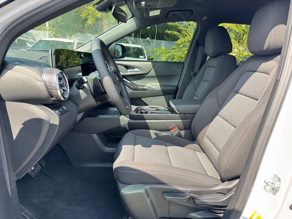 2026 Chevrolet Equinox LT photo 11
