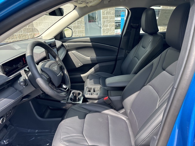 2025 Ford Mustang Mach-E Premium photo 12