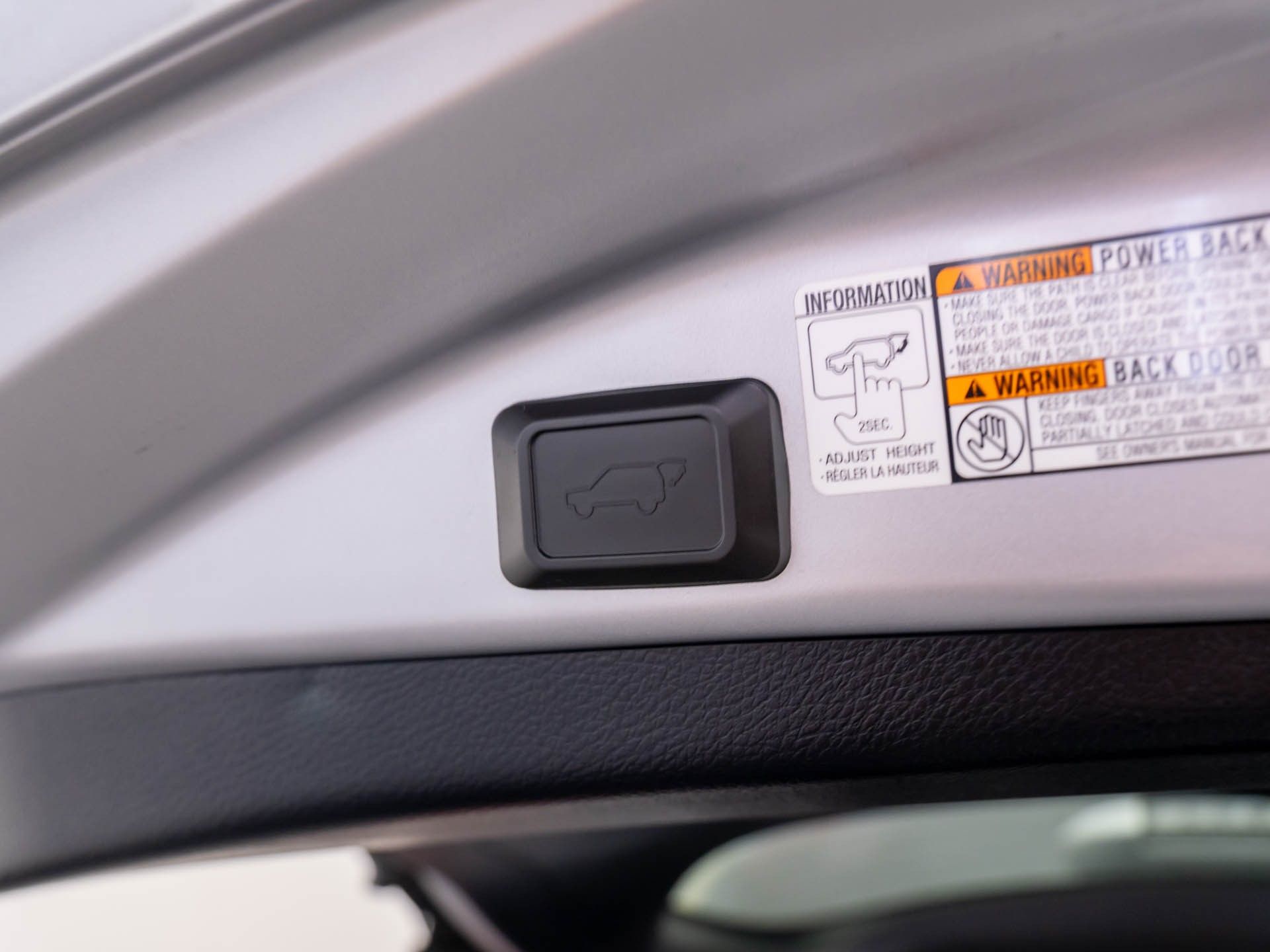 2016 Toyota RAV4 SE photo 26