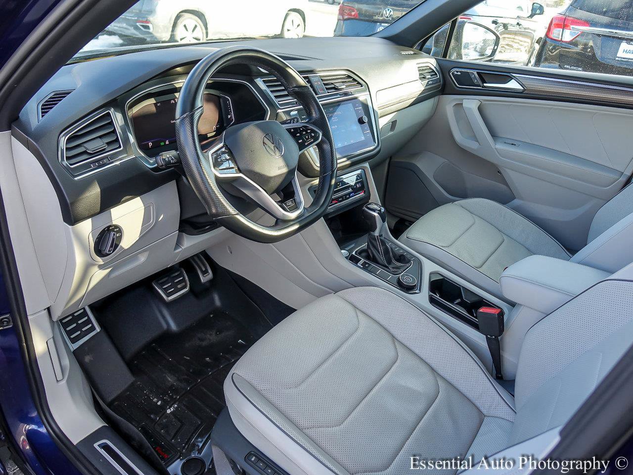 2022 VOLKSWAGEN TIGUAN - Image 8