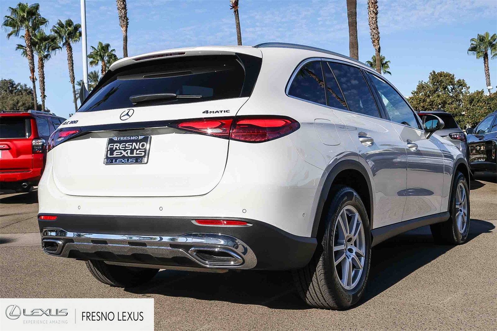 2025 Mercedes Benz GLC 300 4MATIC photo 4