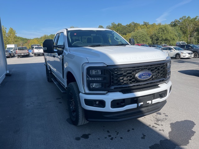 2026 Ford F-350 Super Duty XL's photo