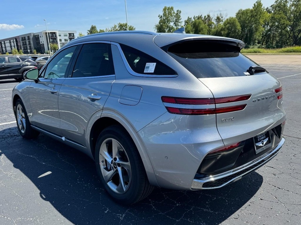 2026 Genesis GV70 2.5T Advanced photo 4