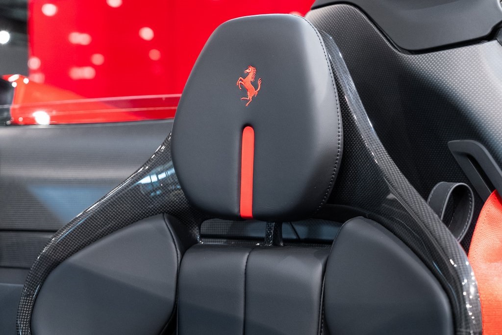 2023 Ferrari SF90 Spider Base photo 6
