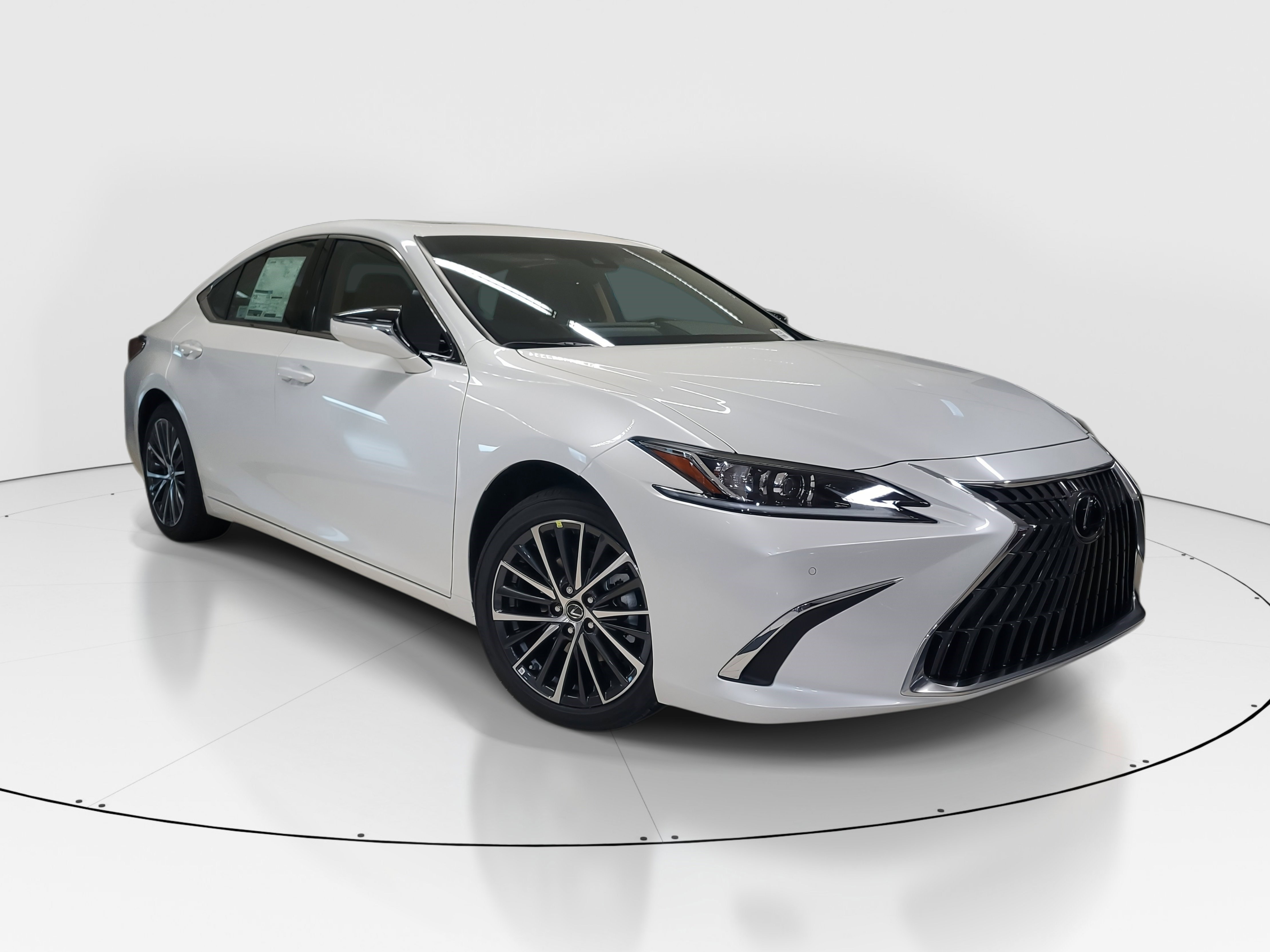 2025 Lexus ES 350's photo