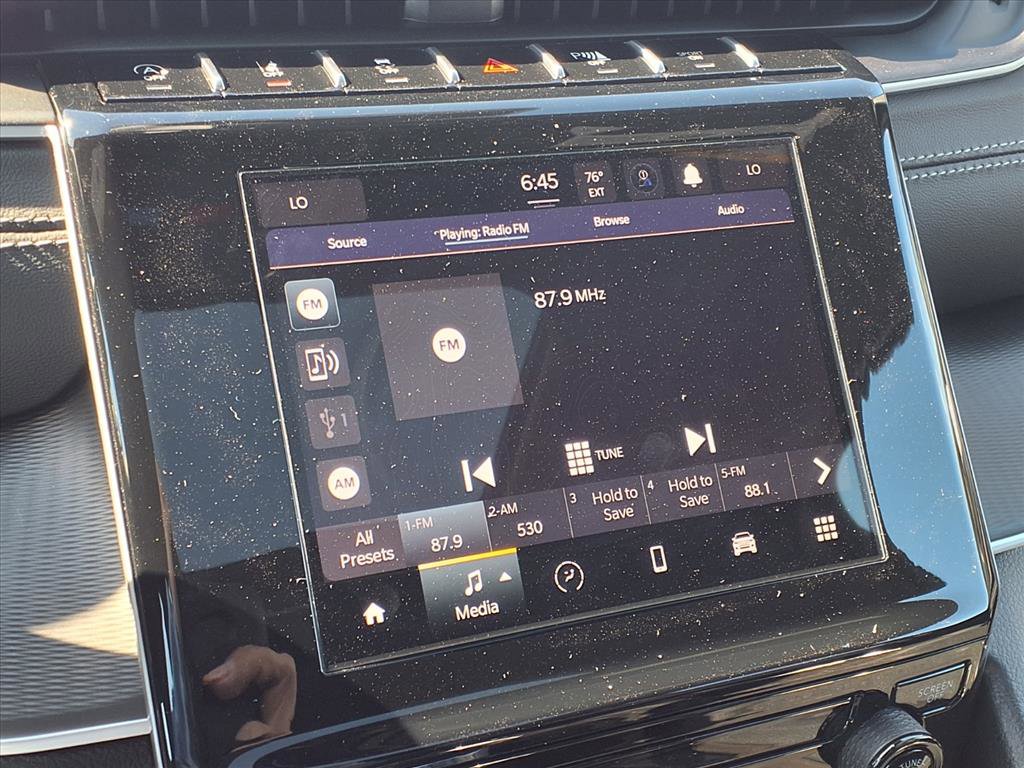 2025 Jeep Grand Cherokee Laredo photo 4