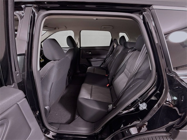 2026 Nissan Rogue SV photo 6