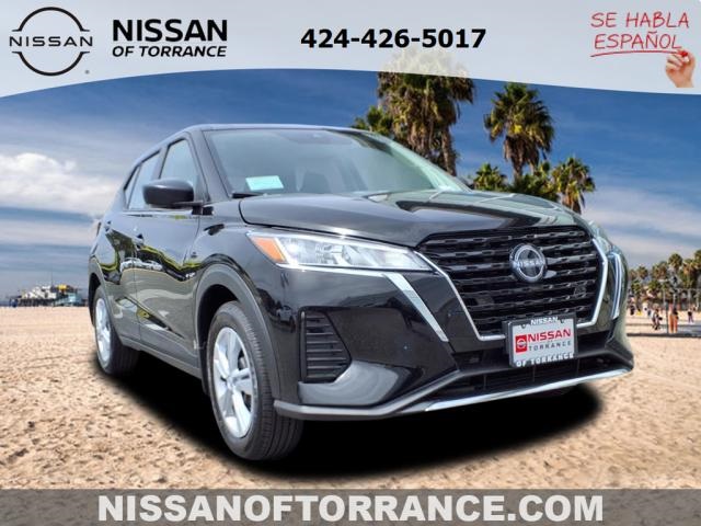 2025 Nissan KICKS PLAY Base's photo