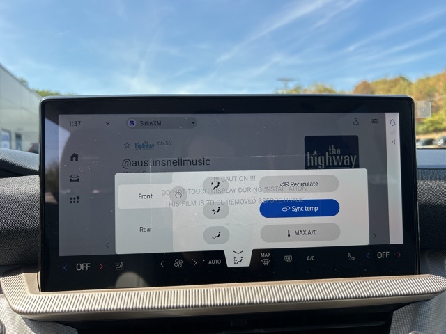 2025 Ford Explorer photo 19