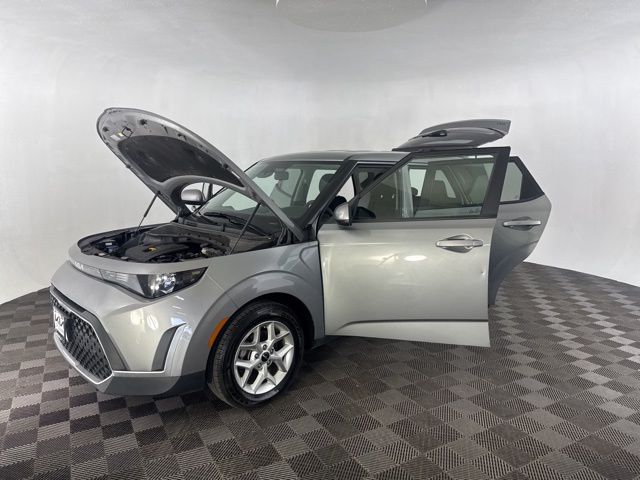 2023 Kia Soul LX photo 11