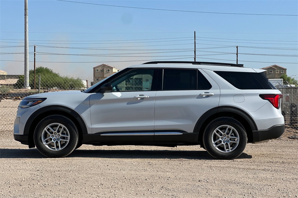 2025 Ford Explorer photo 7