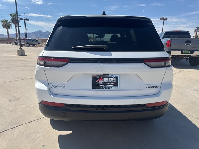 2025 Jeep Grand Cherokee Limited photo 2