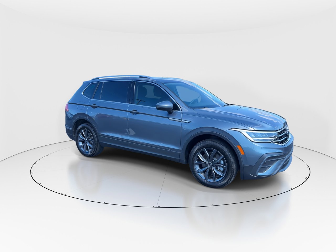 Used 2023 Volkswagen Tiguan SE with VIN 3VVMB7AX6PM076671 for sale in Kansas City