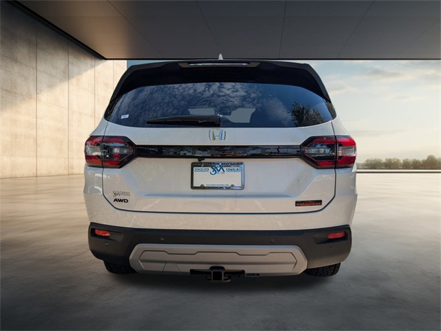 2025 Honda Pilot TrailSport photo 3