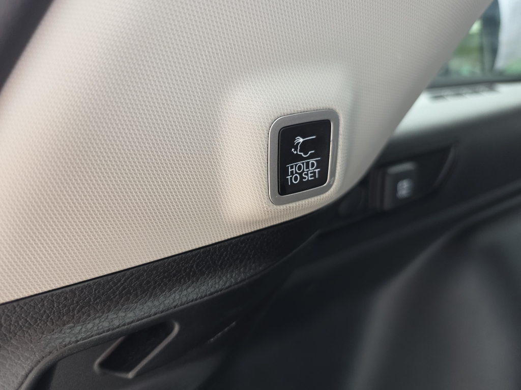 2023 Jeep Grand Cherokee Limited photo 12