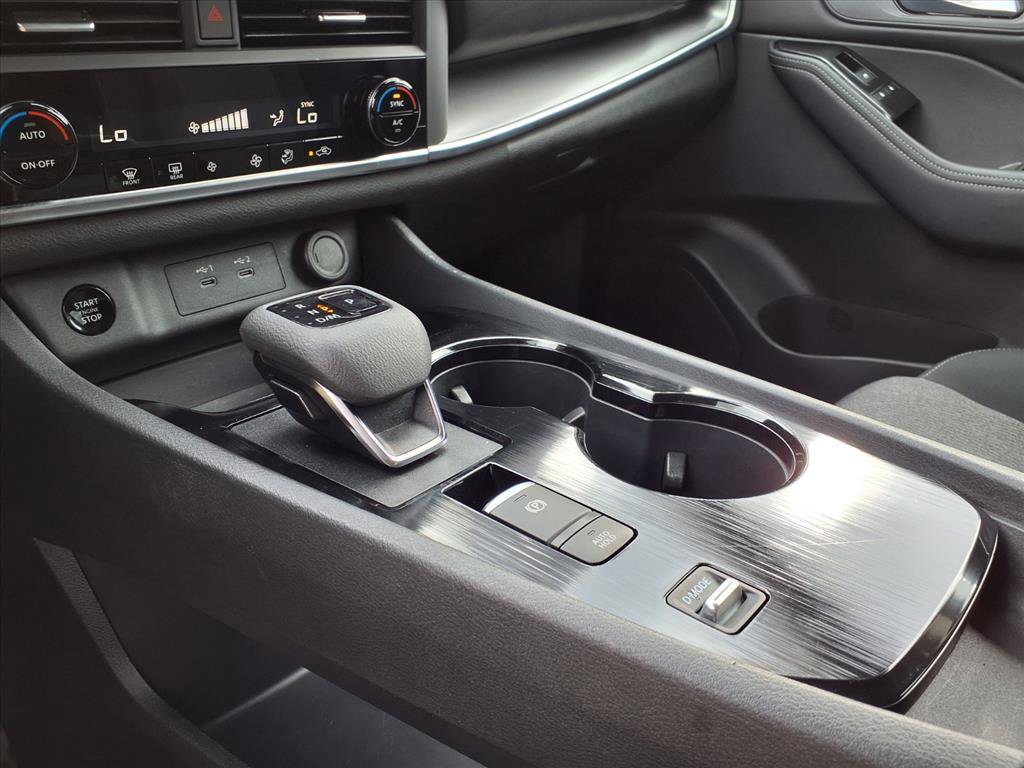 2024 Nissan Rogue SV photo 21