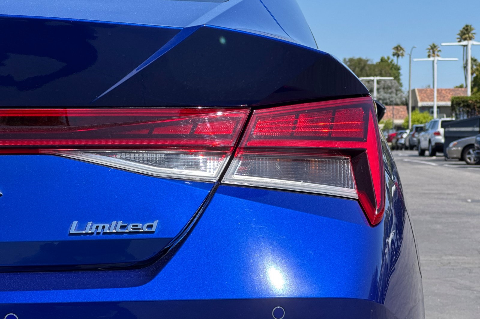 2023 Hyundai Elantra Limited photo 12