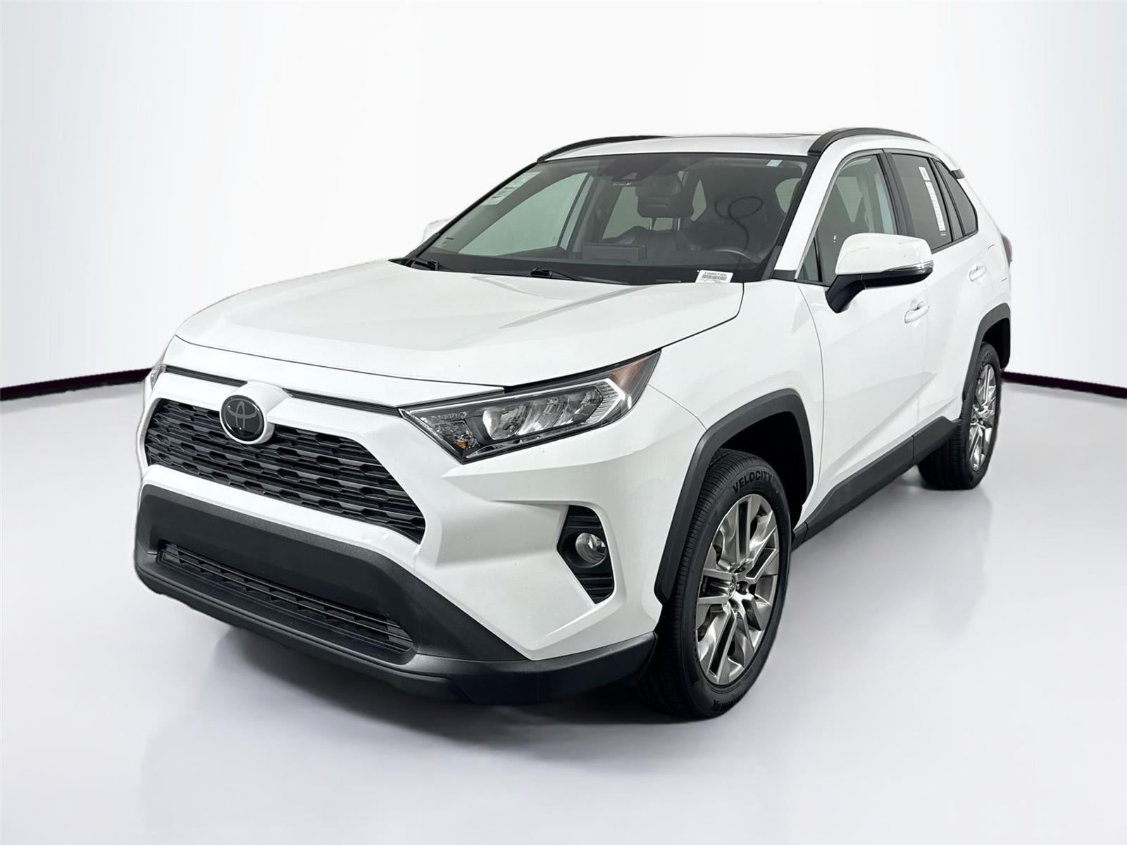 2020 Toyota RAV4 XLE Premium photo 2