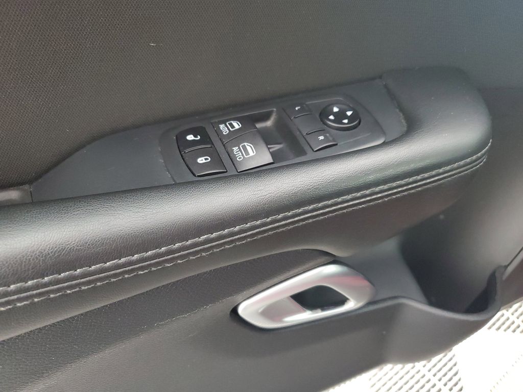 2020 Dodge Challenger SXT photo 28
