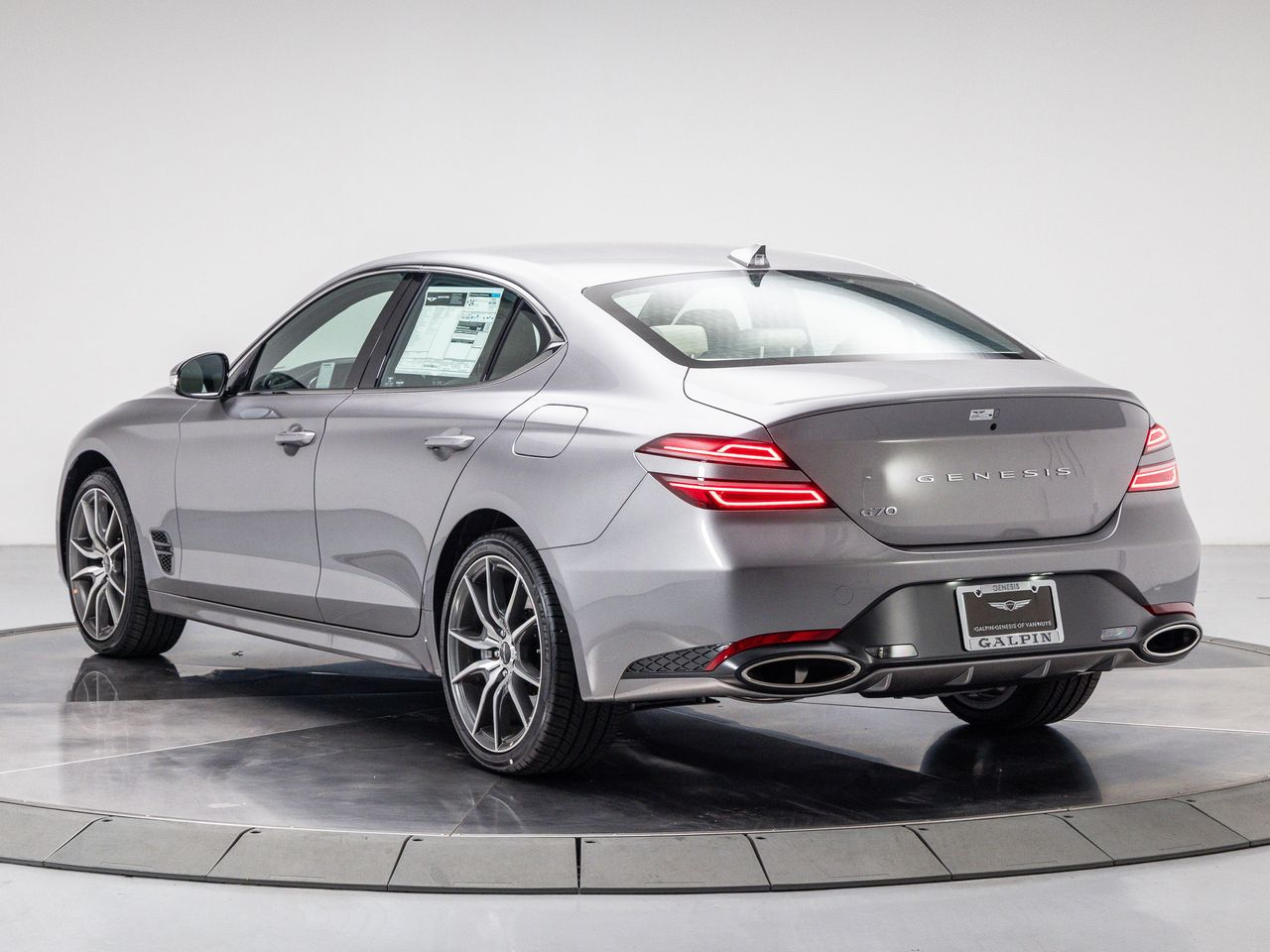 2026 Genesis G70 2.5T photo 3