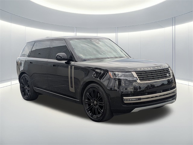 2024 Land Rover Range Rover SE photo 3