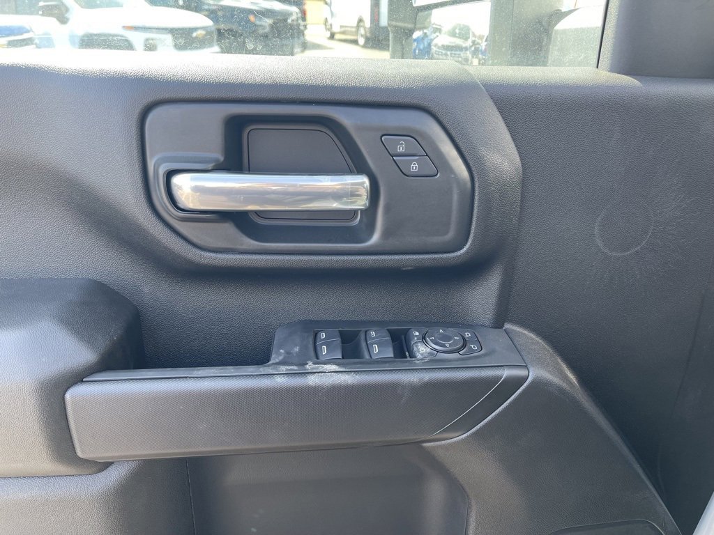 2025 Chevrolet Silverado 2500HD photo 4