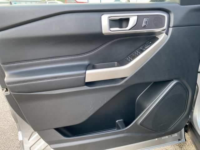 2023 Ford Explorer XLT photo 10