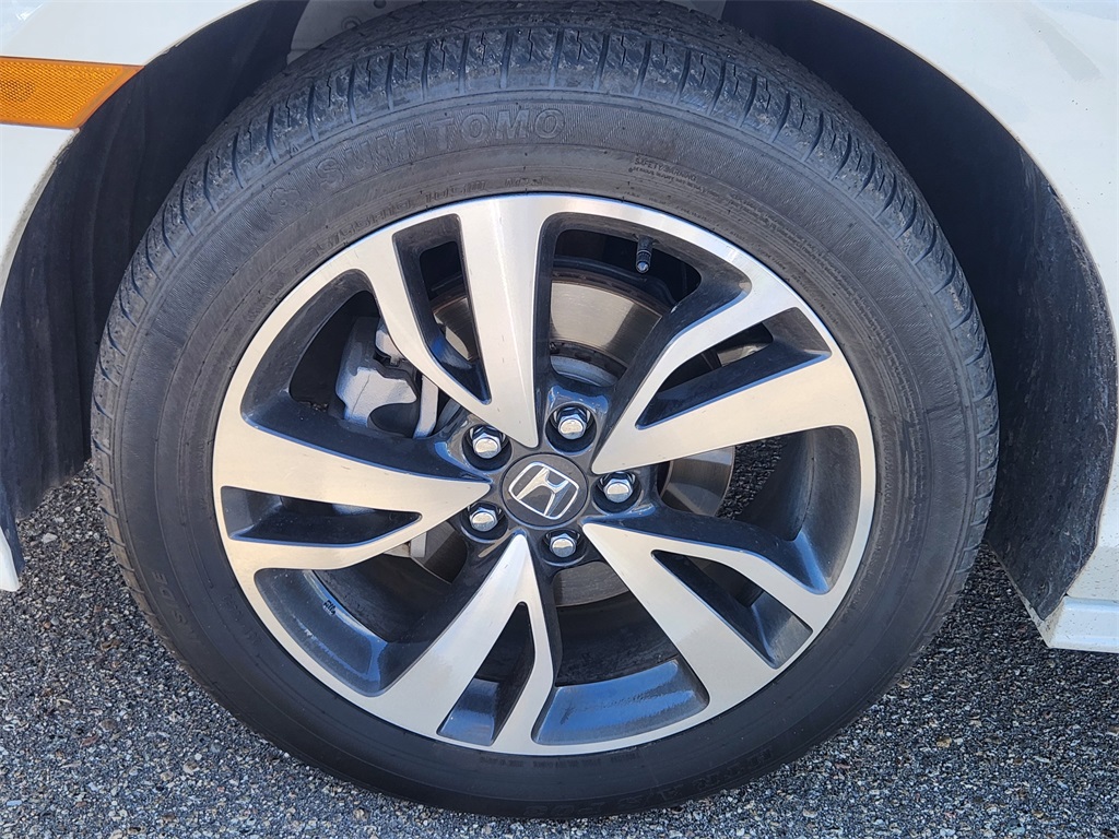 2023 Honda Odyssey Touring photo 4
