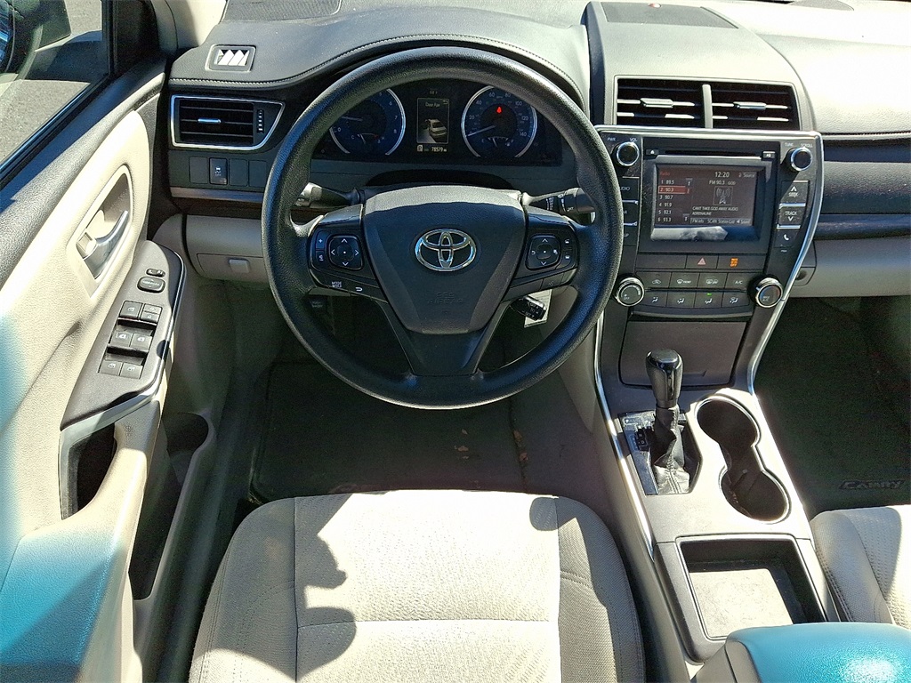 2016 Toyota Camry LE photo 10