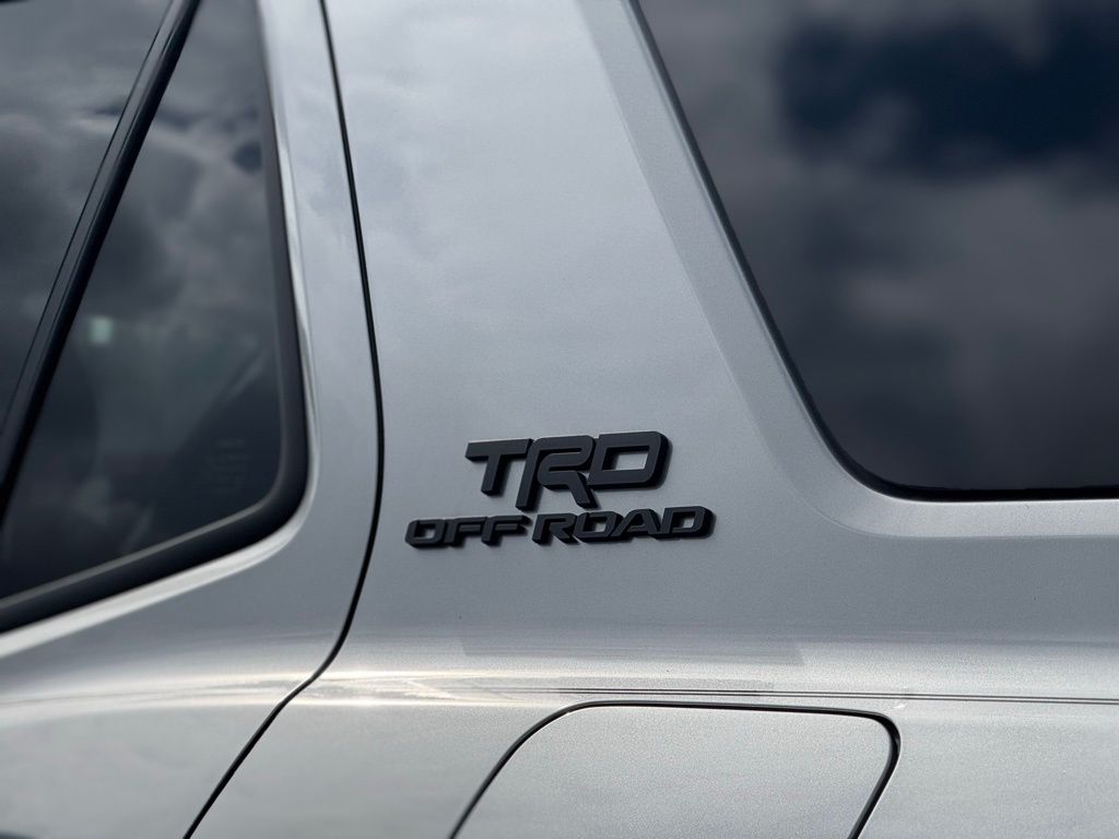 2025 Toyota 4Runner TRD Off-Road Premium photo 8
