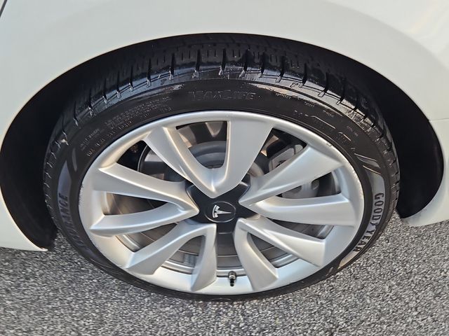 2019 Tesla Model 3 Long Range photo 16