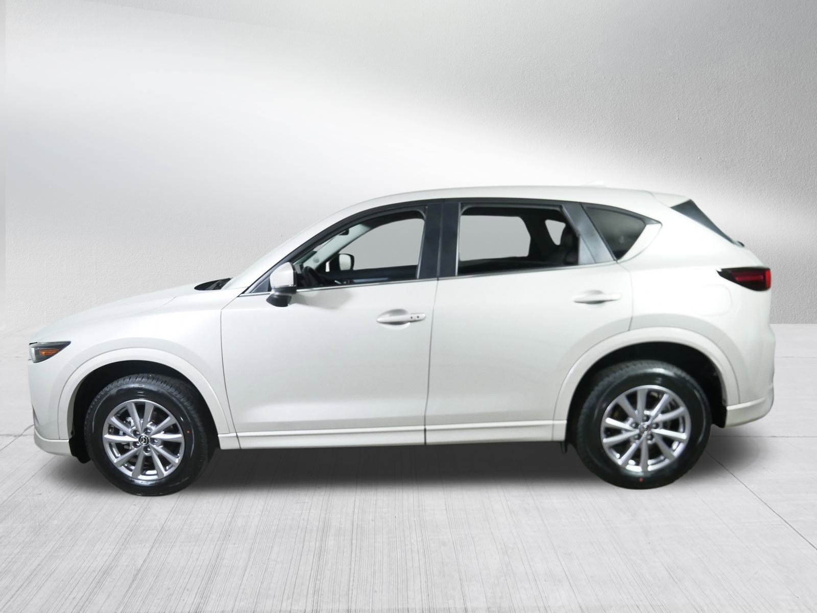 2025 Mazda CX-5 2.5 Select photo 4