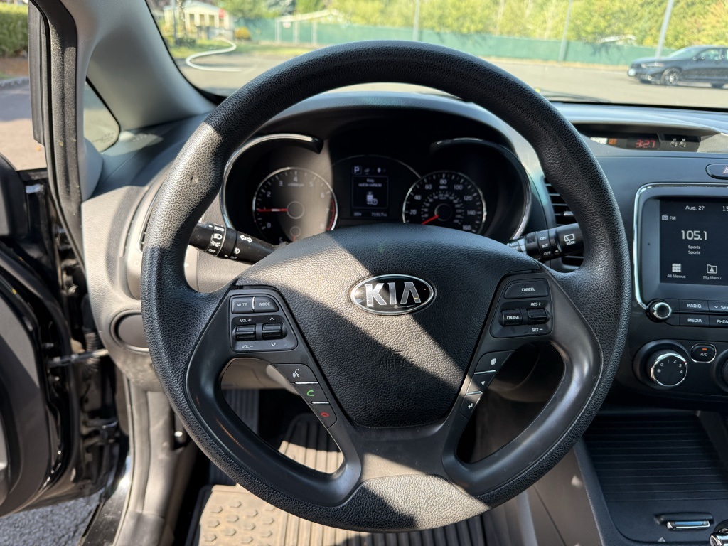 2017 Kia Forte LX photo 10