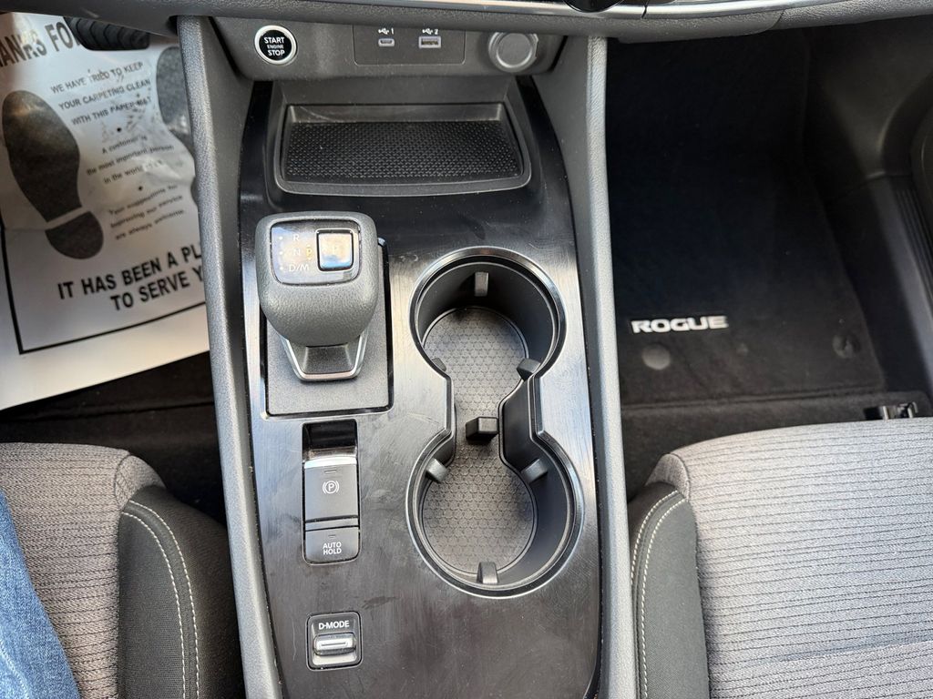 2022 Nissan Rogue S photo 17