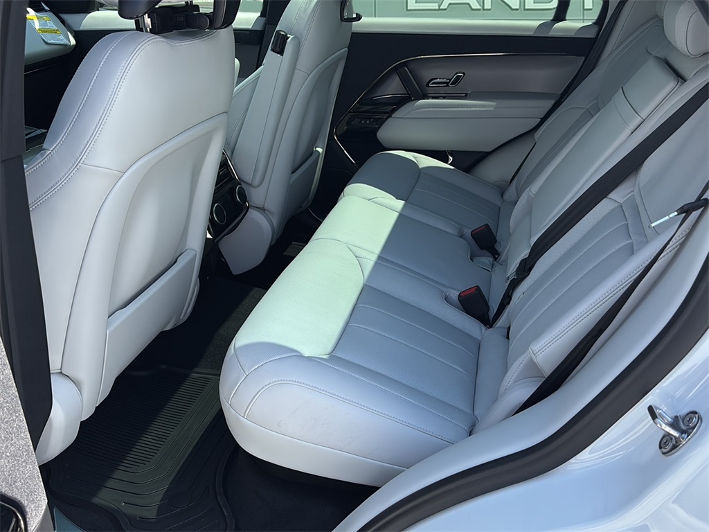 2025 Land Rover Range Rover Sport SE photo 19