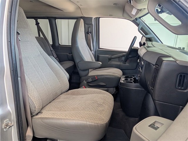 Used 2020 Silver Ice Metallic Chevrolet 1LT image 14